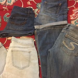 1 jean - 1 Capri - 2 shorts